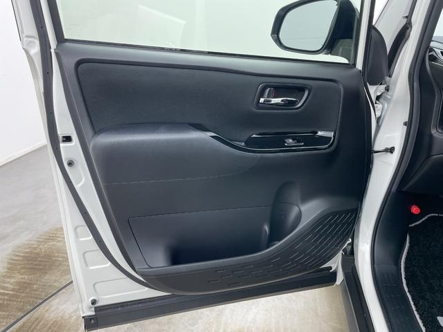 ヴォクシー ＺＳ　煌ＩＩ　純正９インチナビ　フリップダウンモニター　両側電動スライドドア　ＬＥＤヘッドライト　ＥＴＣ　バックカメラ　クルーズコントロール　コーナーセンサー　オートハイビーム　Ｂｌｕｅｔｏｏｔｈ　フルセグＴＶ（49枚目）