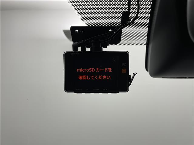 ノア Ｓｉ　ダブルバイビーＩＩ　純正９インチナビ　純正１２．１インチ後席モニター　モデリスタエアロ　両側パワスラ　バックカメラ　ハーフレザーシート　コーナーセンサー　ドラレコ　純正アルミ　ＬＥＤヘッドライト　オートライト　ＥＴＣ（6枚目）