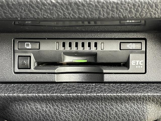 ノア Ｓｉ　ダブルバイビーＩＩ　純正９インチナビ　純正１２．１インチ後席モニター　モデリスタエアロ　両側パワスラ　バックカメラ　ハーフレザーシート　コーナーセンサー　ドラレコ　純正アルミ　ＬＥＤヘッドライト　オートライト　ＥＴＣ（7枚目）