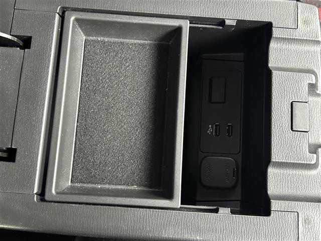 ＣＸ－５ ＸＤ　ブラックトーンエディション　サンルーフ　ＢＯＳＥサウンド　３６０度ビューモニター　シートヒーター　純正ナビ　ＥＴＣ　レーダークルーズコントロール　ＢＳＭ　ヘッドアップディスプレイ　ハーフレザーシート　パワーバックドア　ＬＥＤ（43枚目）