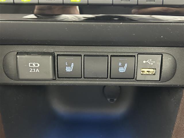 ヤリスクロス Ｚ　純正８インチディスプレイオーディオ　バックカメラ　ＥＴＣ　レーダークルーズコントロール　ハーフレザーシート　シートヒーター　ドライブレコーダー　ＬＥＤオートライト　コーナーセンサー　プッシュスタート（4枚目）