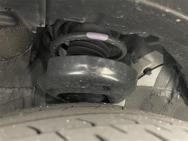 プリウス Ｚ　モデリスタエアロ　ガラスルーフ　純正１２．３インチナビ　パノラミックビューモニター　ＥＴＣ２．０　セーフティセンス　レーダークルーズコントロール　シートヒーター　ベンチレーション　パーキングアシスト（22枚目）