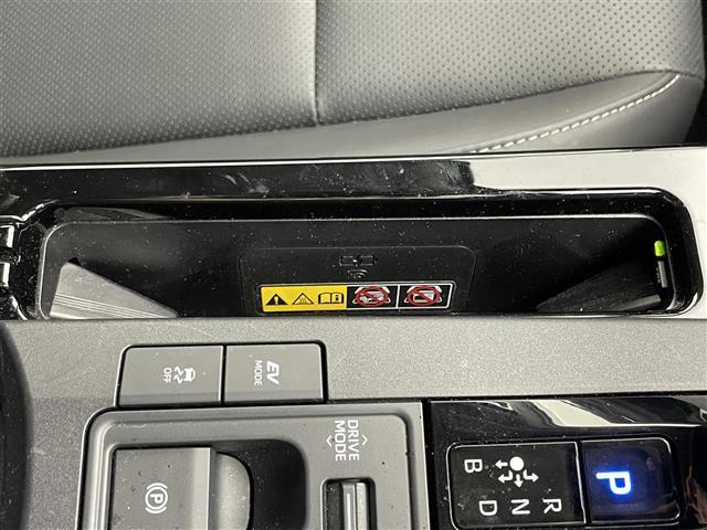 プリウス Ｚ　モデリスタエアロ　ガラスルーフ　純正１２．３インチナビ　パノラミックビューモニター　ＥＴＣ２．０　セーフティセンス　レーダークルーズコントロール　シートヒーター　ベンチレーション　パーキングアシスト（32枚目）