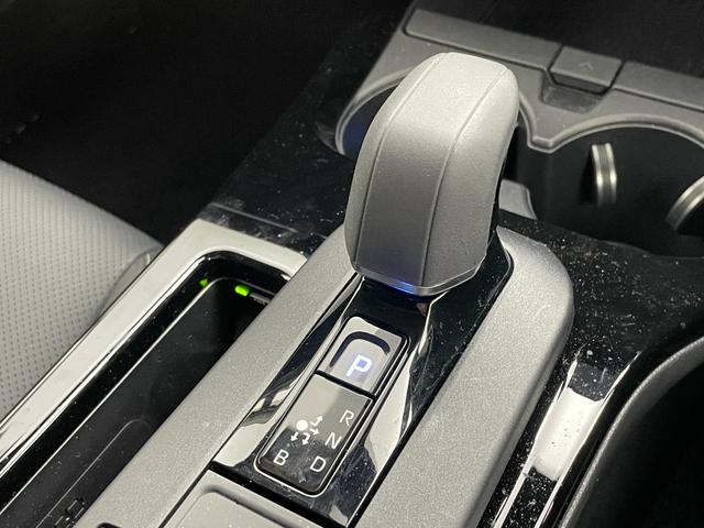 プリウス Ｚ　モデリスタエアロ　ガラスルーフ　純正１２．３インチナビ　パノラミックビューモニター　ＥＴＣ２．０　セーフティセンス　レーダークルーズコントロール　シートヒーター　ベンチレーション　パーキングアシスト（46枚目）