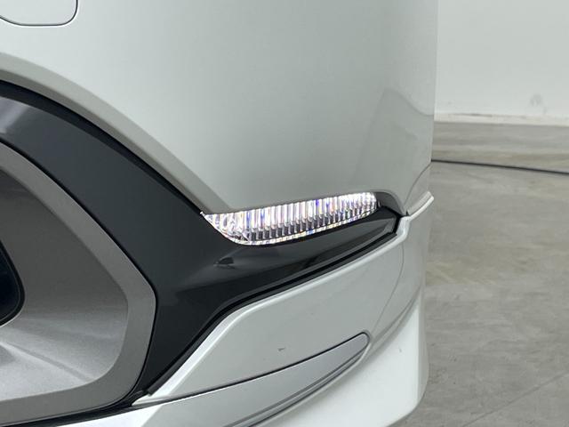 プリウス Ｚ　モデリスタエアロ　ガラスルーフ　純正１２．３インチナビ　パノラミックビューモニター　ＥＴＣ２．０　セーフティセンス　レーダークルーズコントロール　シートヒーター　ベンチレーション　パーキングアシスト（63枚目）