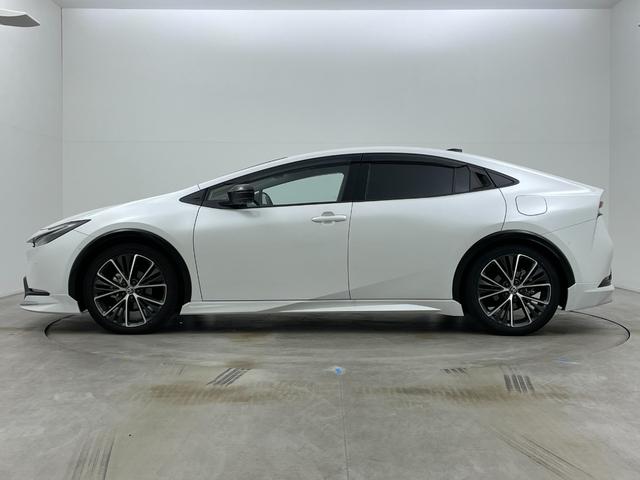 プリウス Ｚ　モデリスタエアロ　ガラスルーフ　純正１２．３インチナビ　パノラミックビューモニター　ＥＴＣ２．０　セーフティセンス　レーダークルーズコントロール　シートヒーター　ベンチレーション　パーキングアシスト（68枚目）