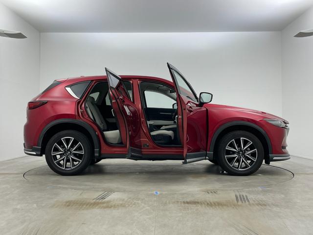 ＣＸ－５ ＸＤ　Ｌパッケージ　純正エアロ　ＢＯＳＥサウンド　純正ナビ　シートヒーター　レーダークルーズコントロール　バックカメラ　パワーシート　ステアリングヒーター　オートブレーキホールド　衝突軽減ブレーキ　ドライブレコーダー（68枚目）
