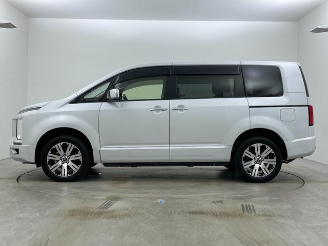 デリカＤ：５ Ｐ　アルパイン１１インチナビ　全方位カメラ　電動サイドステップ　両側パワースライドドア　ＢＳＭ　ＥＴＣ　パドルシフト　シートヒーター　ドライブレコーダー　ＡＣ１００Ｖ　レーダークルーズコントロール　ＬＥＤ（69枚目）