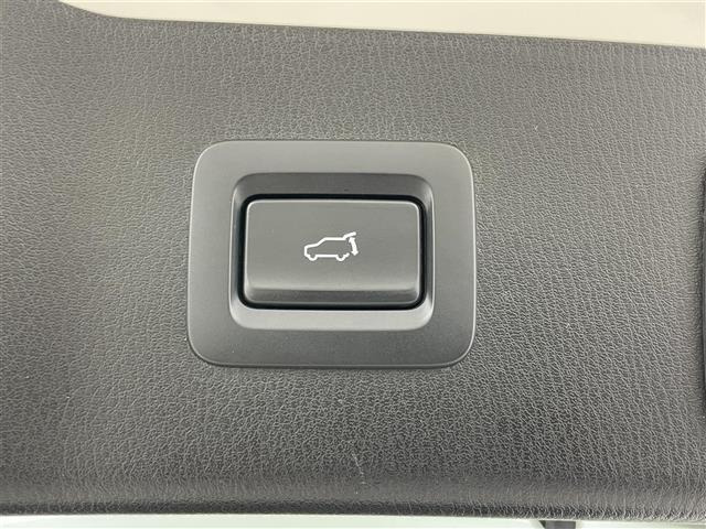 ＣＸ－５ 　純正１０．２５インチナビ　全方位カメラ　シートヒーター　パワーシート　ステアリングヒーター　レーダークルーズコントロール　電動リアゲート　ＥＴＣ　アイドリングストップ　ブラインドスポットモニター（4枚目）