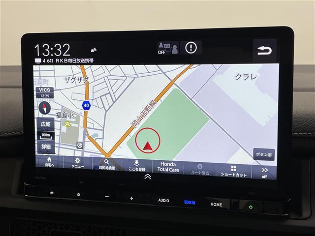 ステップワゴン ｅ：ＨＥＶスパーダ　登録済未使用車　純正１１．４インチナビ　１５．６インチ後席モニター　ハーフレザーシート　シートヒーター　パワーバックドア　ホンダセンシング　衝突軽減ブレーキ　両側パワースライドドア　２列目オットマン（3枚目）