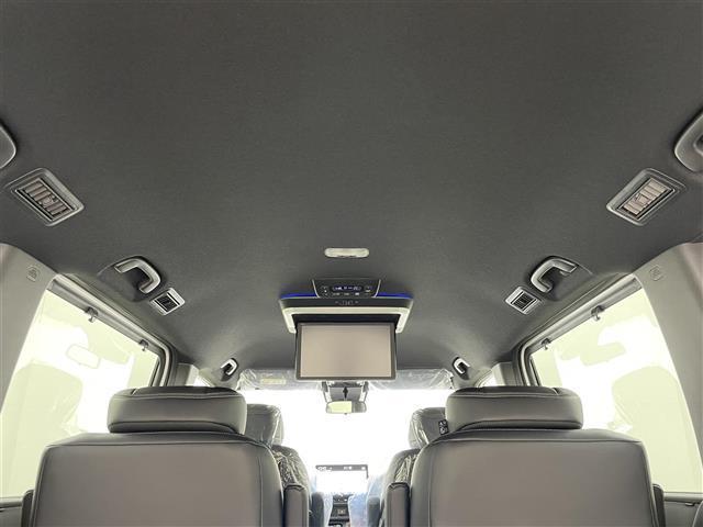 ステップワゴン ｅ：ＨＥＶスパーダ　登録済未使用車　純正１１．４インチナビ　１５．６インチ後席モニター　ハーフレザーシート　シートヒーター　パワーバックドア　ホンダセンシング　衝突軽減ブレーキ　両側パワースライドドア　２列目オットマン（13枚目）