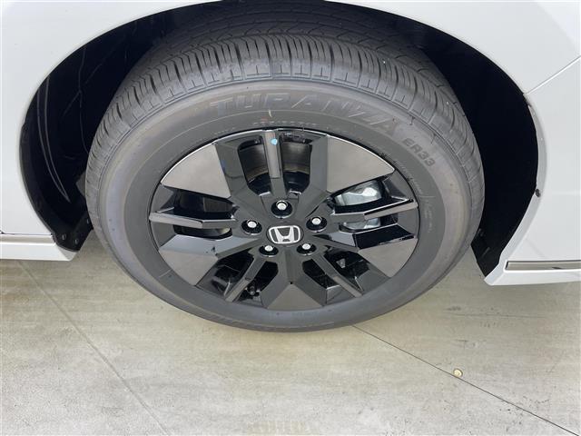 ステップワゴン ｅ：ＨＥＶスパーダ　登録済未使用車　純正１１．４インチナビ　１５．６インチ後席モニター　ハーフレザーシート　シートヒーター　パワーバックドア　ホンダセンシング　衝突軽減ブレーキ　両側パワースライドドア　２列目オットマン（15枚目）