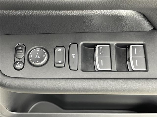 ステップワゴン ｅ：ＨＥＶスパーダ　登録済未使用車　純正１１．４インチナビ　１５．６インチ後席モニター　ハーフレザーシート　シートヒーター　パワーバックドア　ホンダセンシング　衝突軽減ブレーキ　両側パワースライドドア　２列目オットマン（41枚目）