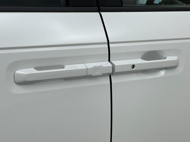 ステップワゴン ｅ：ＨＥＶスパーダ　登録済未使用車　純正１１．４インチナビ　１５．６インチ後席モニター　ハーフレザーシート　シートヒーター　パワーバックドア　ホンダセンシング　衝突軽減ブレーキ　両側パワースライドドア　２列目オットマン（48枚目）