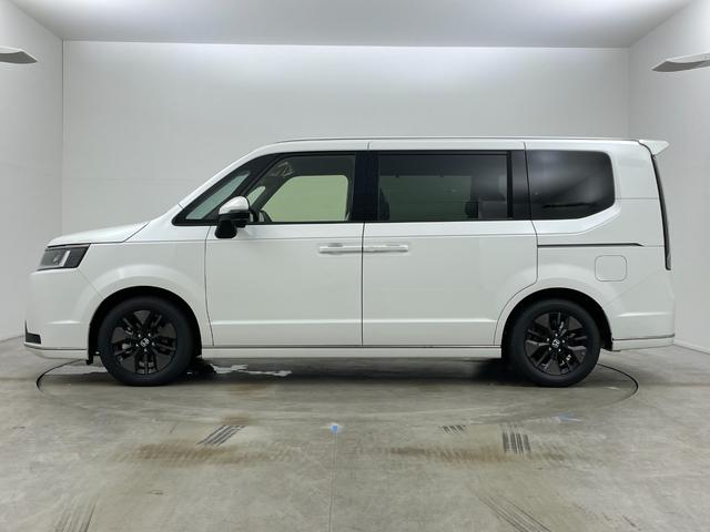 ステップワゴン ｅ：ＨＥＶスパーダ　登録済未使用車　純正１１．４インチナビ　１５．６インチ後席モニター　ハーフレザーシート　シートヒーター　パワーバックドア　ホンダセンシング　衝突軽減ブレーキ　両側パワースライドドア　２列目オットマン（69枚目）
