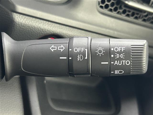 ステップワゴン ｅ：ＨＥＶスパーダ　プレミアムライン　純正１１インチナビ　純正フリップダウンモニター　全方位カメラ　両側パワースライドドア　ＢＳＭ　レーダークルーズコントロール　シートヒーター　ビルトインＥＴＣ２．０　パドルシフト　地デジフルセグＴＶ（33枚目）