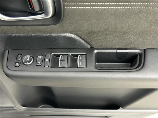 ステップワゴン ｅ：ＨＥＶスパーダ　プレミアムライン　純正１１インチナビ　純正フリップダウンモニター　全方位カメラ　両側パワースライドドア　ＢＳＭ　レーダークルーズコントロール　シートヒーター　ビルトインＥＴＣ２．０　パドルシフト　地デジフルセグＴＶ（37枚目）