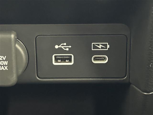 ステップワゴン ｅ：ＨＥＶスパーダ　プレミアムライン　純正１１インチナビ　純正フリップダウンモニター　全方位カメラ　両側パワースライドドア　ＢＳＭ　レーダークルーズコントロール　シートヒーター　ビルトインＥＴＣ２．０　パドルシフト　地デジフルセグＴＶ（41枚目）
