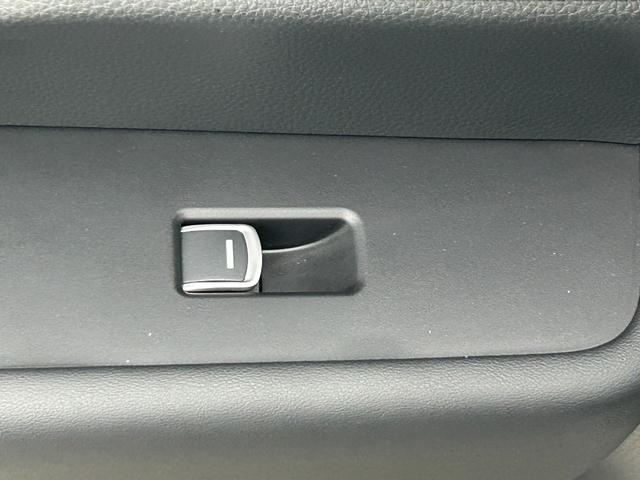 ステップワゴン ｅ：ＨＥＶスパーダ　プレミアムライン　純正１１インチナビ　純正フリップダウンモニター　全方位カメラ　両側パワースライドドア　ＢＳＭ　レーダークルーズコントロール　シートヒーター　ビルトインＥＴＣ２．０　パドルシフト　地デジフルセグＴＶ（48枚目）