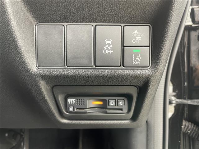 ステップワゴンスパーダ スパーダ ホンダセンシング 純正9インチナビ バックカメラ 両側パワスラ パドルシフト アイドリングストップ レーダークルーズコントロール レーンキープ 純正フロアマット LEDヘッドライト オートライト ステリモ(5枚目)