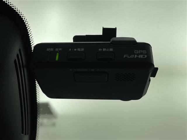 セレナ ハイウェイスター Vセレクション 純正9インチナビ アラウンドビューモニター 両側パワースライドドア エマージェンシーブレーキ クルーズコントロール LEDヘッドライト ビルトインETC プッシュスタート スマートキー オートライト(4枚目)