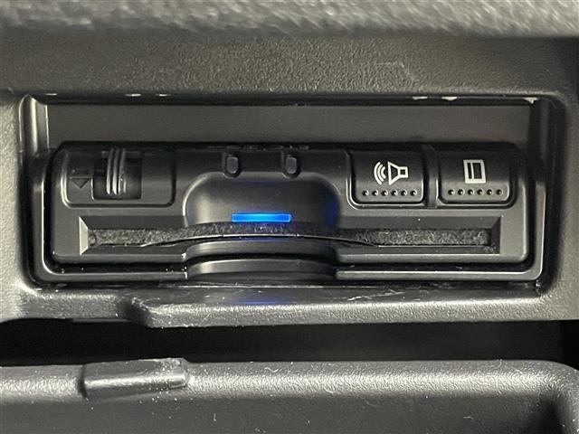 セレナ ハイウェイスター Vセレクション 純正9インチナビ アラウンドビューモニター 両側パワースライドドア エマージェンシーブレーキ クルーズコントロール LEDヘッドライト ビルトインETC プッシュスタート スマートキー オートライト(5枚目)