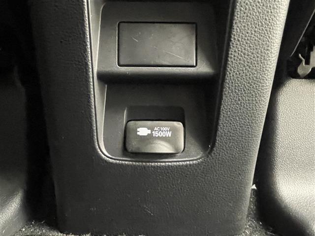 ノア ハイブリッドＳ－Ｚ　純正１０．５インチナビ　純正１４インチフリップダウンモニター　バックカメラ　ビルトインＥＴＣ２．０　レーダークルーズコントロール　前後ドライブレコーダー　両側パワースライドドア　ＬＥＤライト　ＤＶＤ（5枚目）