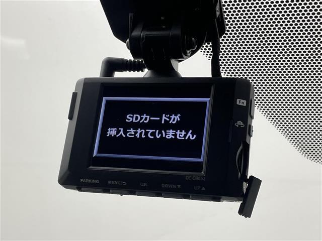 ノア ハイブリッドＳ－Ｚ　純正１０．５インチナビ　純正１４インチフリップダウンモニター　バックカメラ　ビルトインＥＴＣ２．０　レーダークルーズコントロール　前後ドライブレコーダー　両側パワースライドドア　ＬＥＤライト　ＤＶＤ（7枚目）