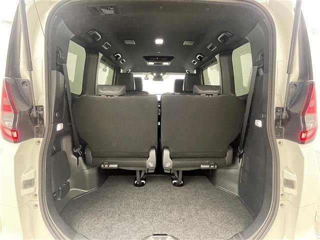 ノア ハイブリッドＳ－Ｚ　純正１０．５インチナビ　純正１４インチフリップダウンモニター　バックカメラ　ビルトインＥＴＣ２．０　レーダークルーズコントロール　前後ドライブレコーダー　両側パワースライドドア　ＬＥＤライト　ＤＶＤ（12枚目）