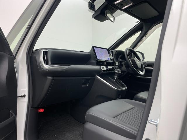 ノア ハイブリッドＳ－Ｚ　純正１０．５インチナビ　純正１４インチフリップダウンモニター　バックカメラ　ビルトインＥＴＣ２．０　レーダークルーズコントロール　前後ドライブレコーダー　両側パワースライドドア　ＬＥＤライト　ＤＶＤ（52枚目）