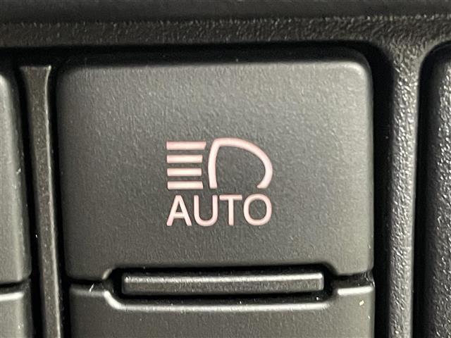 ヴォクシー ZS 煌III 純正10インチナビ バックカメラ 前後ドライブレコーダー ビルトインETC 地デジフルセグ 両側パワースライドドア LEDライト クルーズコントロール スマートキー プッシュスタート オートライト(33枚目)