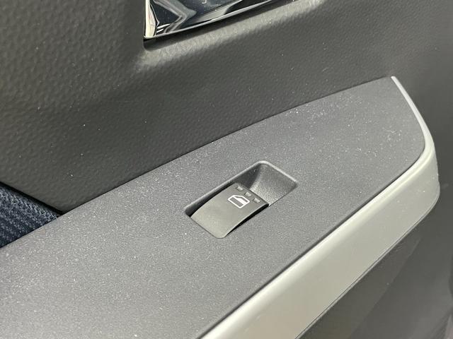 ルーミー カスタムＧ　純正９型ディスプレイオーディオ　両側電動スライドドア　レーダークルーズコントロール　前後ドライブレコーダー　シートヒーター　前後コーナーセンサー　踏み間違い防止　衝突軽減ブレーキ　ＨＤＭＩ接続　ＬＥＤ（48枚目）