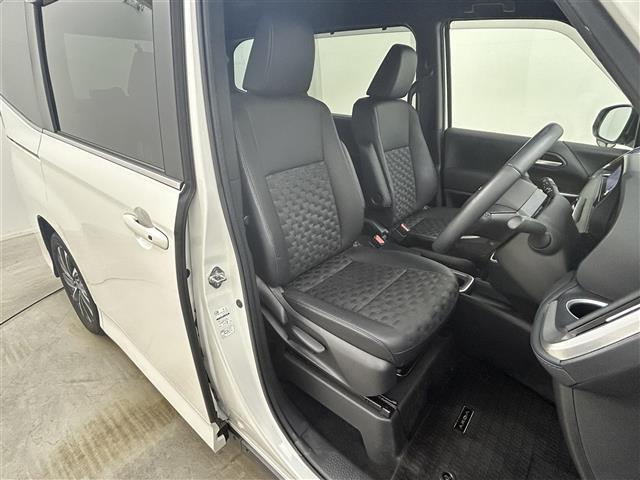 ヴォクシー ハイブリッドS-Z 純正10.5インチディスプレイオーディオ 純正14インチフリップダウンモニター 快適利便パッケージ デジタルインナーミラー ブラインドスポットモニター バックカメラ レーダークルーズコントロール(8枚目)