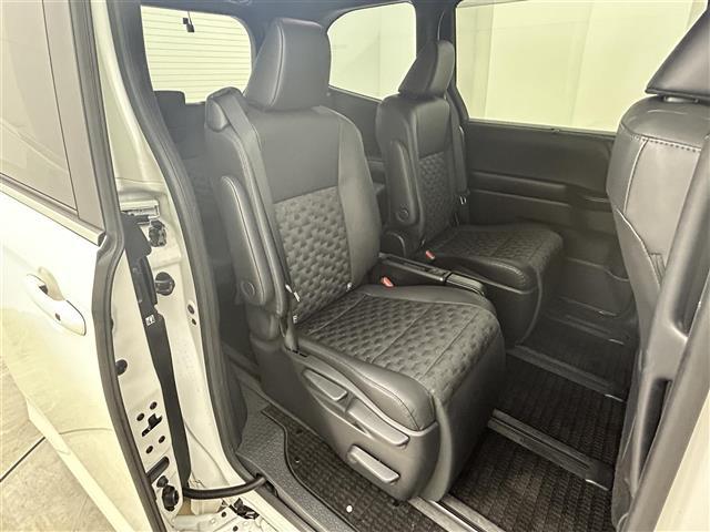 ヴォクシー ハイブリッドS-Z 純正10.5インチディスプレイオーディオ 純正14インチフリップダウンモニター 快適利便パッケージ デジタルインナーミラー ブラインドスポットモニター バックカメラ レーダークルーズコントロール(9枚目)