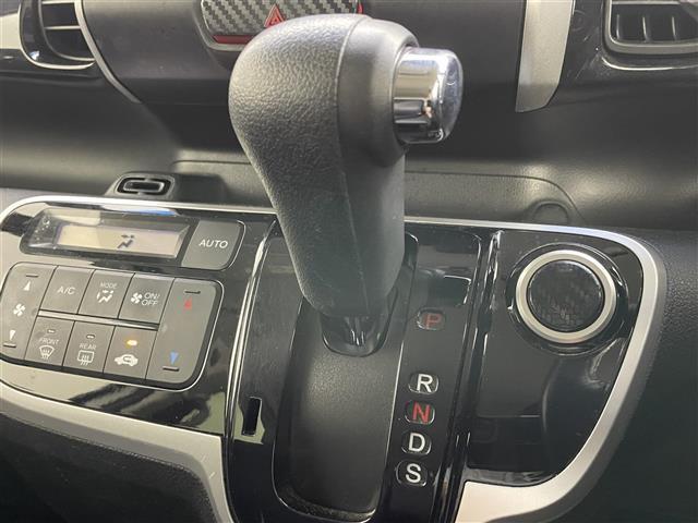 N-BOXカスタム G・ターボLパッケージ 純正ナビ 両側パワースライドドア クルーズコントロール バックカメラ ビルトインETC オートLEDヘッドライト 前後ドライブレコーダー 純正アルミホイール フルセグTV パドルシフト ハーフレザー(32枚目)