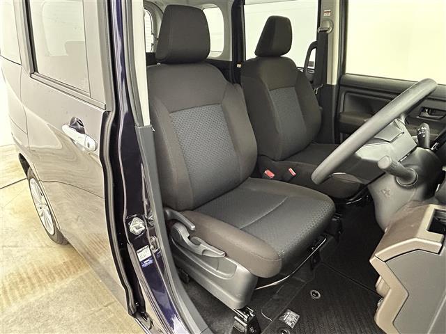 ルーミー Ｇ　両側パワースライドドア　純正９インチディスプレイオーディオ　バックカメラ　衝突軽減ブレーキ　ＣａｒＰｌａｙ　ビルトインＥＴＣ　フルセグＴＶ　オートＬＥＤライト　レーンキープアシスト　ＨＤＭＩ接続（8枚目）