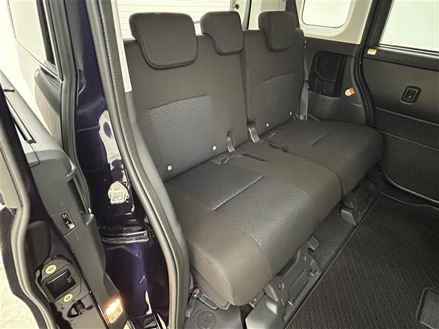 ルーミー Ｇ　両側パワースライドドア　純正９インチディスプレイオーディオ　バックカメラ　衝突軽減ブレーキ　ＣａｒＰｌａｙ　ビルトインＥＴＣ　フルセグＴＶ　オートＬＥＤライト　レーンキープアシスト　ＨＤＭＩ接続（9枚目）