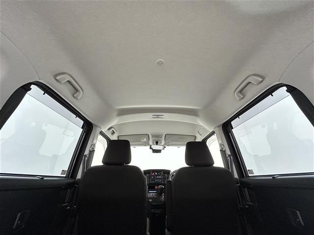 ルーミー Ｇ　両側パワースライドドア　純正９インチディスプレイオーディオ　バックカメラ　衝突軽減ブレーキ　ＣａｒＰｌａｙ　ビルトインＥＴＣ　フルセグＴＶ　オートＬＥＤライト　レーンキープアシスト　ＨＤＭＩ接続（13枚目）