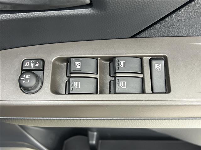 ルーミー Ｇ　両側パワースライドドア　純正９インチディスプレイオーディオ　バックカメラ　衝突軽減ブレーキ　ＣａｒＰｌａｙ　ビルトインＥＴＣ　フルセグＴＶ　オートＬＥＤライト　レーンキープアシスト　ＨＤＭＩ接続（41枚目）