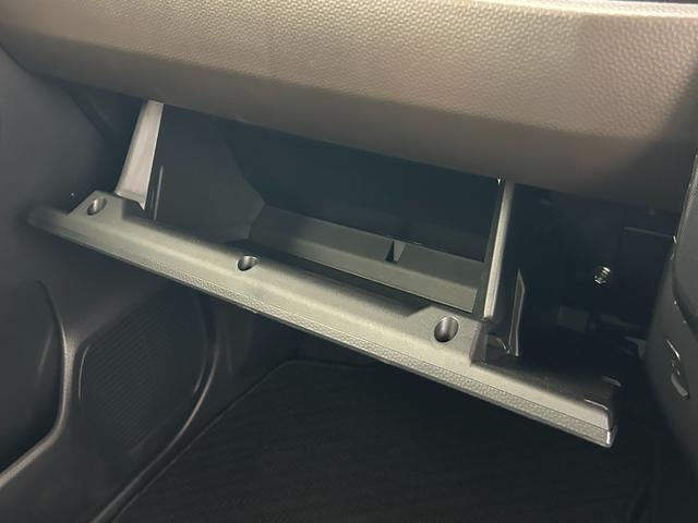 ルーミー Ｇ　両側パワースライドドア　純正９インチディスプレイオーディオ　バックカメラ　衝突軽減ブレーキ　ＣａｒＰｌａｙ　ビルトインＥＴＣ　フルセグＴＶ　オートＬＥＤライト　レーンキープアシスト　ＨＤＭＩ接続（43枚目）