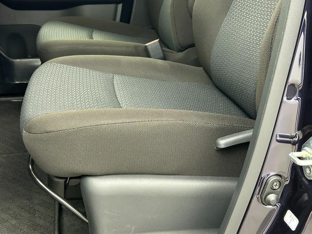 ルーミー Ｇ　両側パワースライドドア　純正９インチディスプレイオーディオ　バックカメラ　衝突軽減ブレーキ　ＣａｒＰｌａｙ　ビルトインＥＴＣ　フルセグＴＶ　オートＬＥＤライト　レーンキープアシスト　ＨＤＭＩ接続（45枚目）