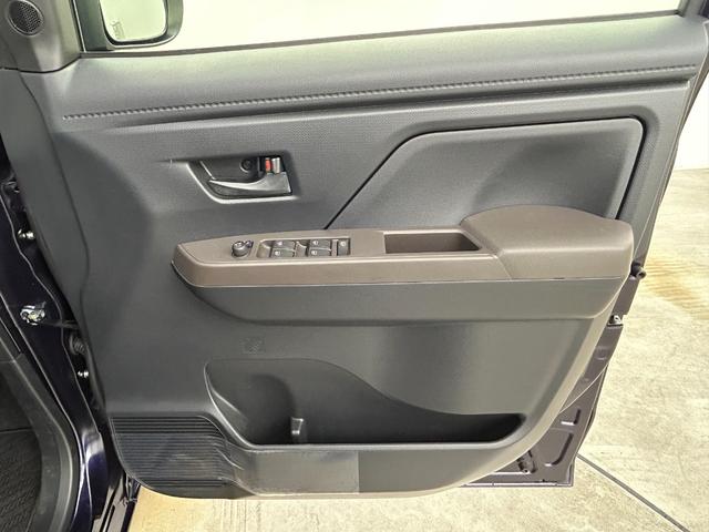 ルーミー Ｇ　両側パワースライドドア　純正９インチディスプレイオーディオ　バックカメラ　衝突軽減ブレーキ　ＣａｒＰｌａｙ　ビルトインＥＴＣ　フルセグＴＶ　オートＬＥＤライト　レーンキープアシスト　ＨＤＭＩ接続（49枚目）