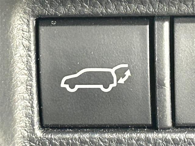 ハリアーハイブリッド Ｚ　モデリスタエアロ　ＪＢＬサウンド　純正１２．３インチナビ　デジタルインナーミラー　レーダークルーズコントロール　衝突軽減ブレーキシステム　パワーシート　ハーフレザーシート　ブラインドスポットモニター（7枚目）