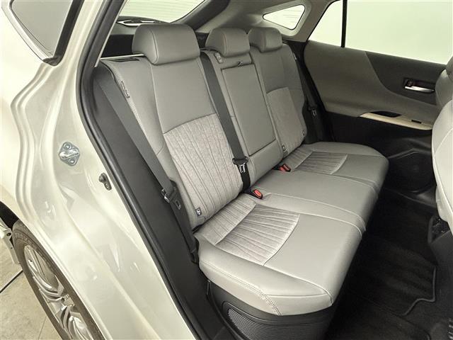 ハリアーハイブリッド Ｚ　モデリスタエアロ　ＪＢＬサウンド　純正１２．３インチナビ　デジタルインナーミラー　レーダークルーズコントロール　衝突軽減ブレーキシステム　パワーシート　ハーフレザーシート　ブラインドスポットモニター（9枚目）