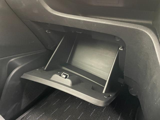 セレナ ｅ－パワー　ハイウェイスターＶ　純正１２．３インチディスプレイオーディオ　両側電動スライド　アラウンドビューモニター　レーダークルーズコントロール　ＥＴＣ２．０　ＬＥＤ　社外ドライブレコーダー　ワイヤレス充電　デジタルインナーミラー（46枚目）