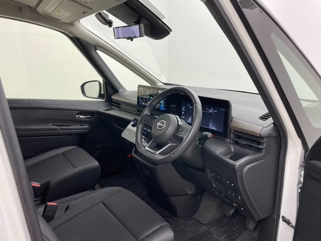 セレナ ｅ－パワー　ハイウェイスターＶ　純正１２．３インチディスプレイオーディオ　両側電動スライド　アラウンドビューモニター　レーダークルーズコントロール　ＥＴＣ２．０　ＬＥＤ　社外ドライブレコーダー　ワイヤレス充電　デジタルインナーミラー（51枚目）