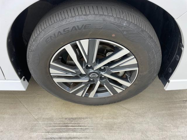 セレナ ｅ－パワー　ハイウェイスターＶ　純正１２．３インチディスプレイオーディオ　両側電動スライド　アラウンドビューモニター　レーダークルーズコントロール　ＥＴＣ２．０　ＬＥＤ　社外ドライブレコーダー　ワイヤレス充電　デジタルインナーミラー（76枚目）