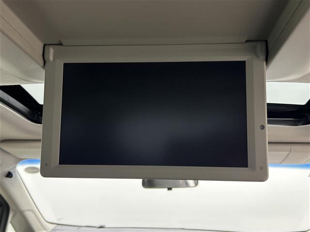 エルグランド 250ハイウェイスターS 純正8インチナビ 純正後席モニター サンルーフ 両側パワースライド アラウンドビューモニター レーダークルーズコントロール ビルトインETC LEDヘッドライト 社外ドライブレコーダー コーナーセンサ(3枚目)