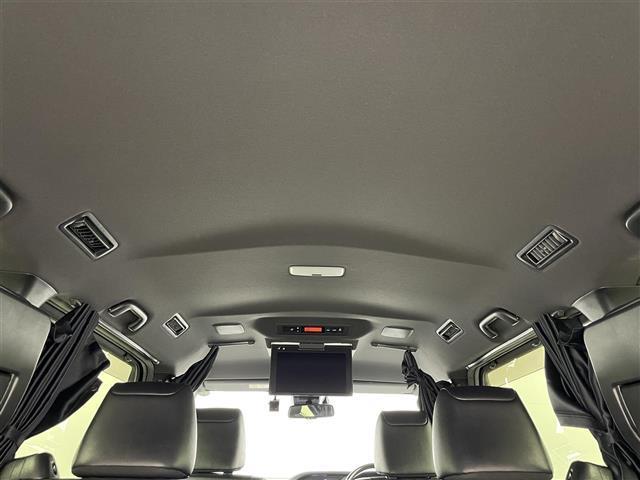 エスクァイア Ｇｉ　プレミアムパッケージ　ブラックテーラード　純正１０インチナビ　両側電動スライドドア　純正前後ドライブレコーダー　衝突軽減ブレーキ　レーンキープアシスト　クルーズコントロール　シートヒーター　ハーフレザーシート　ビルトインＥＴＣ　ＬＥＤ　フォグ（13枚目）