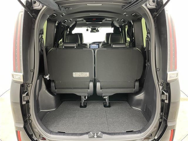 エスクァイア Ｇｉ　プレミアムパッケージ　ブラックテーラード　純正１０インチナビ　両側電動スライドドア　純正前後ドライブレコーダー　衝突軽減ブレーキ　レーンキープアシスト　クルーズコントロール　シートヒーター　ハーフレザーシート　ビルトインＥＴＣ　ＬＥＤ　フォグ（14枚目）